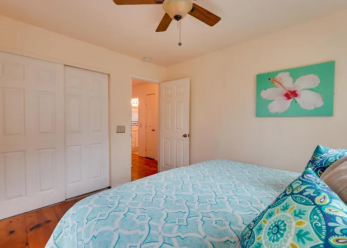 Breezy Kailua-Kona Bungalow With Lanai And Ocean View!