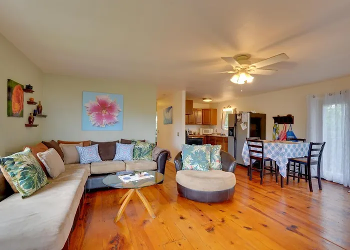 Breezy Kailua-Kona Bungalow With Lanai And Ocean View!